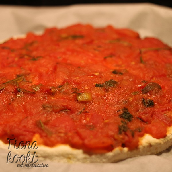 Pizza met aardappelbodem