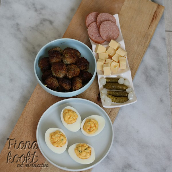 Dutch borrelplank