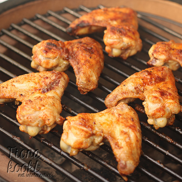 Kippenvleugels van de barbecue