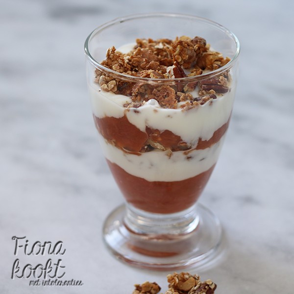 Rabarber trifle